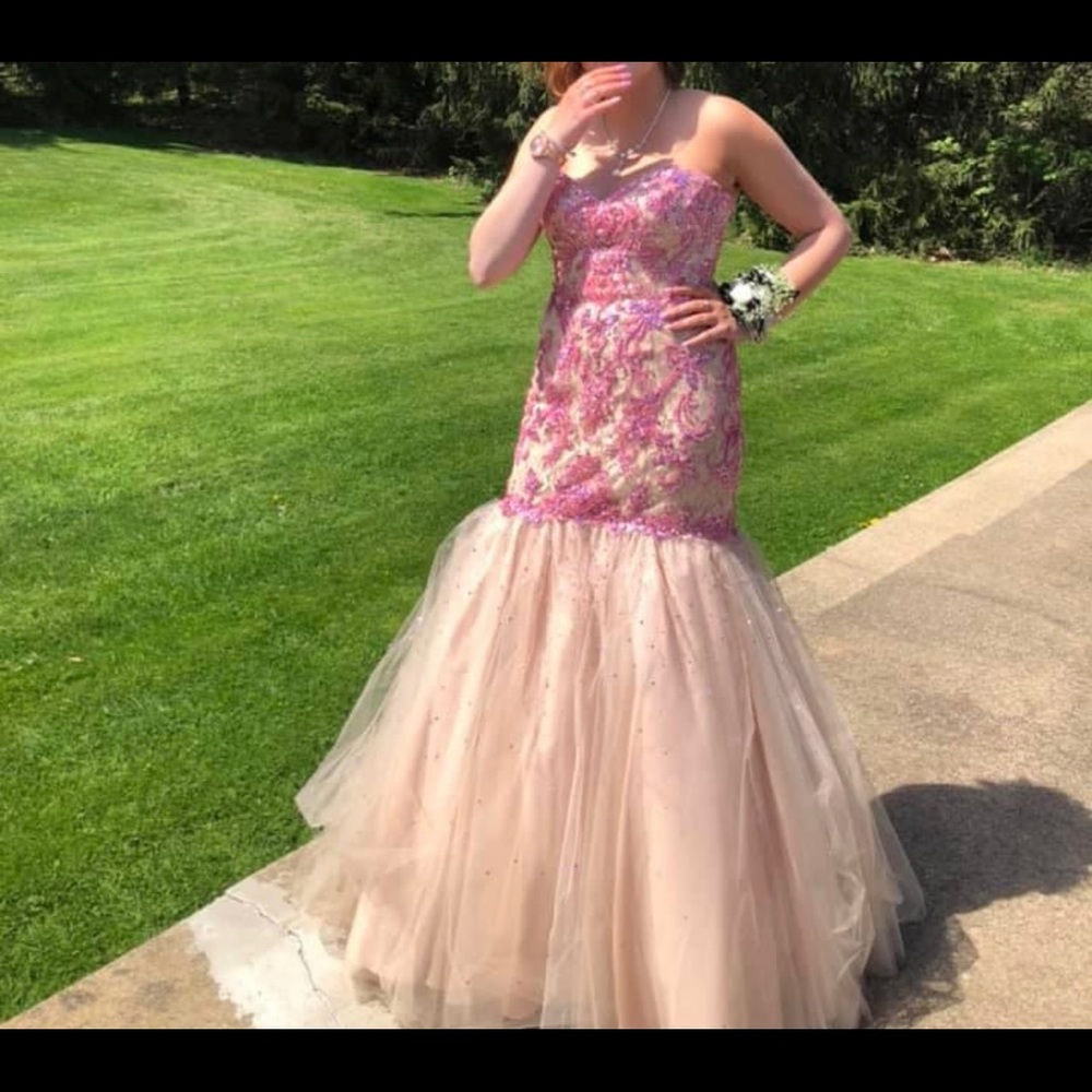 Prom dress - Picture 2 of 3